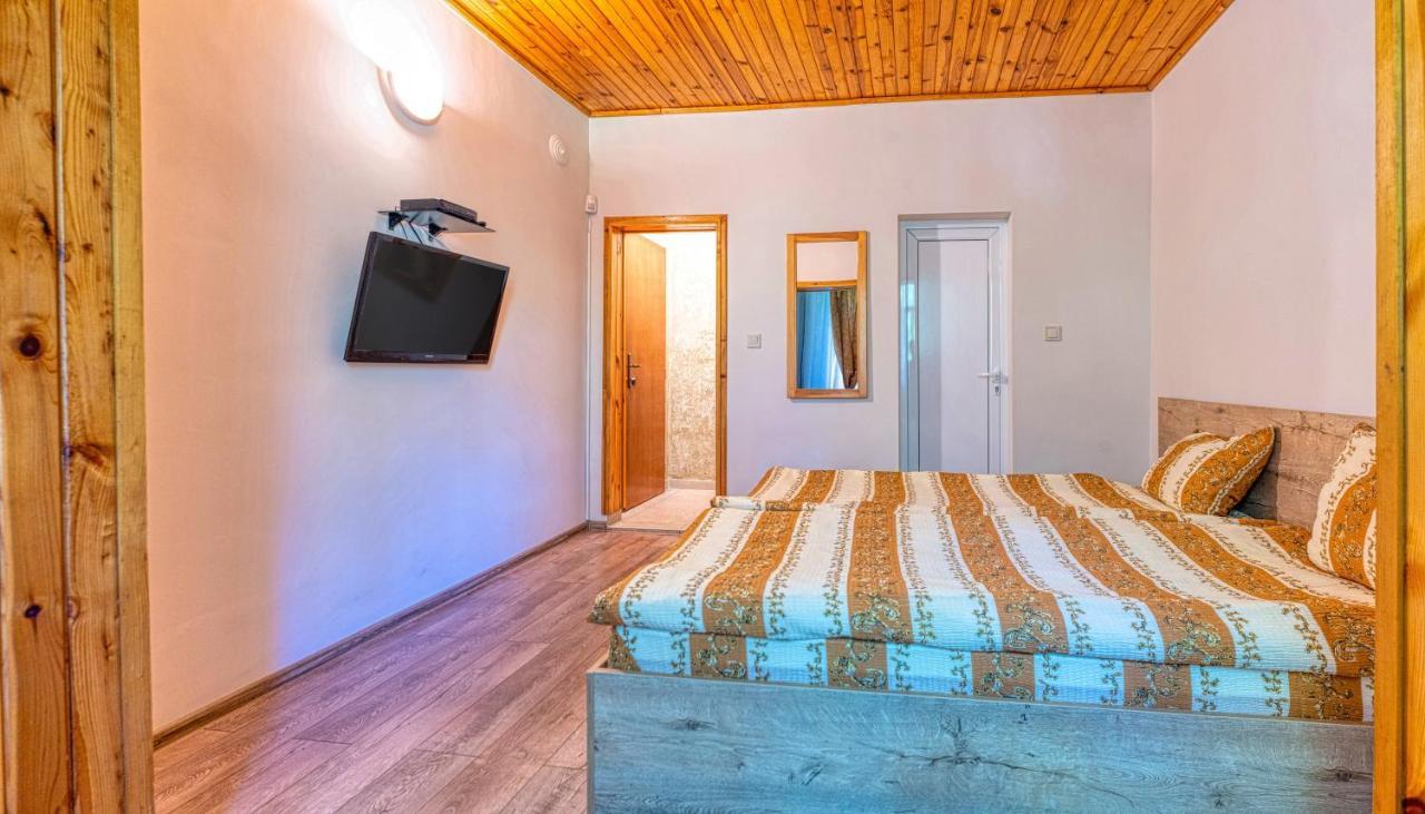 Крушун - Единствена На Метри От Водопадите, Krushun - The Only Stay Just Meters From The Waterfalls Krushuna Bagian luar foto