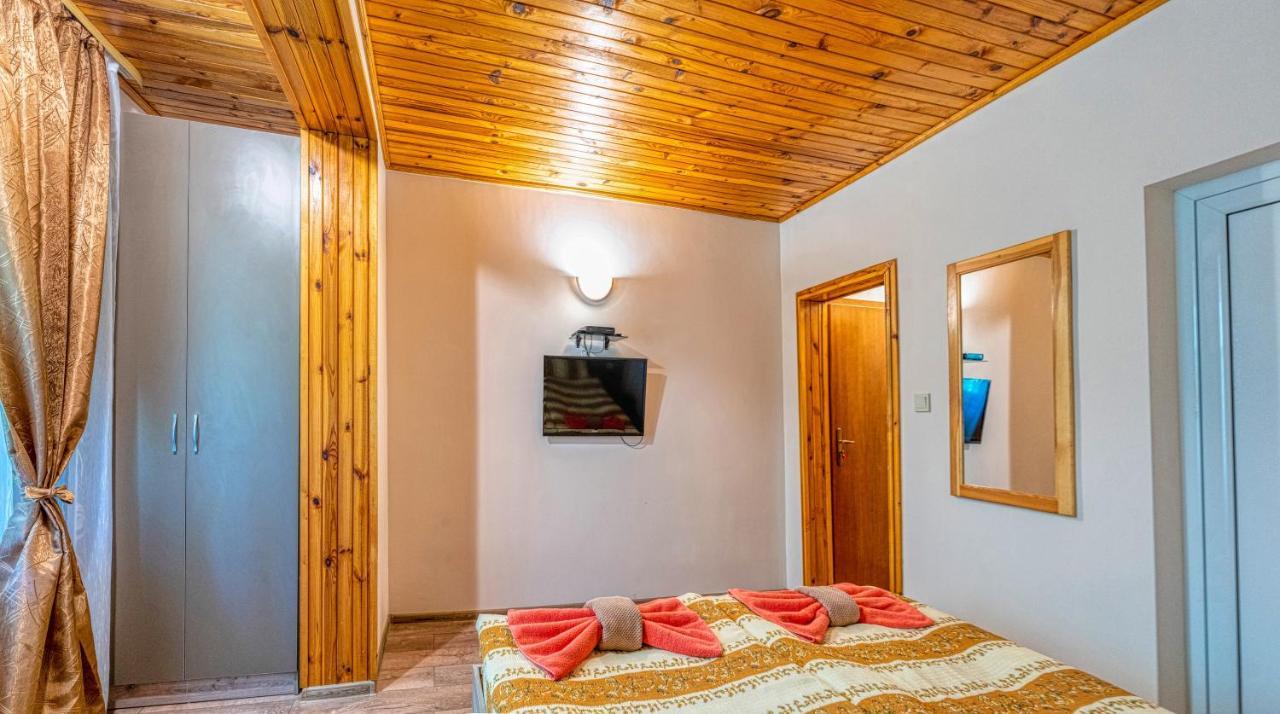 Крушун - Единствена На Метри От Водопадите, Krushun - The Only Stay Just Meters From The Waterfalls Krushuna Bagian luar foto